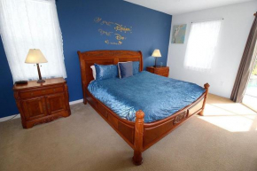Immaculate 5-Bed Villa in Haines City Pool G room